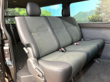 3列目シートはもちろん状態良好☆大人でもゆったりと座って頂けますので、大人数でのお出かけもラクラクです♪ご家族で、気の知れた仲間で、ドライブに行くのが楽しみですね♪