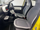 【車内ルームクリーニング済】専門スタッフにより車内はきれいにルームクリーニングを行っております。