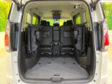 後席を格納すると、これだけの広さが!シーンに合わせたシートアレンジで、大きな荷物も積むことが出来ます♪