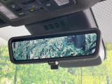 【デジタルインナーミラー】後席の大きな荷物や同乗者で後方が確認しづらい時でも安心!カメラが撮影した車両後方の映像をルームミラー内に表示。クリアな視界で状況の確認が可能です!