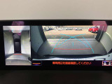 【バックガイドモニター】車庫入れ時に進行方向のガイド線が有り、安心です。
