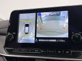 上から見下ろしているかのような映像のアラウンドビューモニターや、車の後方を確認できるバックカメラ付きで安心です。