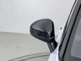 【ウインカー付ドアミラー】視認性が上がり、車・バイク事故防止にもつながります。