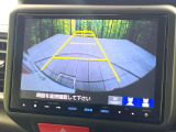 【バックカメラ】駐車時に後方がリアルタイム映像で確認できます。大型商業施設や立体駐車場での駐車時や、夜間のバック時に大活躍!運転スキルに関わらず、今や必須となった装備のひとつです!