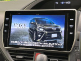 【10.5純正ナビ】インテリアに溶け込むスタイリッシュな「専用設計」メーカーナビを装備♪視認性や操作性など基本性能にも優れ、より上質なカーライフをお楽しみいただけ