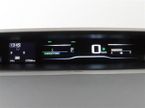 視認性の良いスピードメーター。