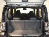 バックドアを開けると荷物スペースです!