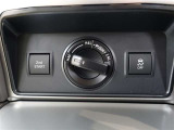 悪路での、走行をサポートするトランスファーの切り替えスイッチを装備しております☆