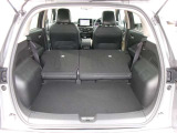 荷室広々。後席を倒して大きい荷物や長い荷物の積み込み可能に。