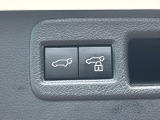 【パワーバックドア】スマートキーや運転席のボタンを押すだけでリアゲートが自動で開閉します!荷物を持っている時や、高い位置にあるバックドアを閉める際に便利な機能です♪