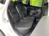 後部座席も気になるようなキズ・汚れやへたり等、大きなダメージはなく、良好な状態です。