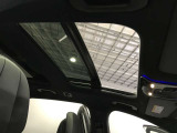 弊社はすべて正規認定中古車です。それは、世の中に存在する数ある中古車の中でも、メルセデス独自の厳しい基準をクリアした高品質な中古車です。