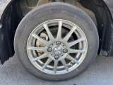 外観にマッチしたアルミホイールを装着しております。各種アルミホイールや、スタッドレスタイヤも取扱いしております。是非ご相談ください♪