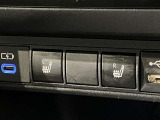 【シートヒーター(運転席・助手席)】寒さが厳しい朝も身体を直接温めることができ、快適に運転できます♪