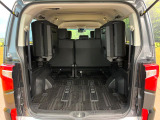 後席を格納すると、これだけの広さが!シーンに合わせたシートアレンジで、大きな荷物も積むことが出来ます♪