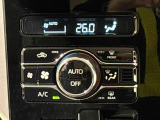 AUTOエアコンを装備しています♪室内の温度を設定するとセンサーが室温を感知して、温度、風量を自動的にコントロ-ルして快適な空間を作ってくれます!