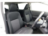 しっかりとしていて上質な座り心地のシートです。 座り心地も良くて長時間の運転も快適ですよ。 肌触りの良いシートが評判です。
