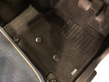 嬉しい純正フロアマット付き♪ 状態も良好です(^^♪