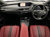 UX 250h Fスポーツ 4WD 本革シート