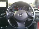 ステアリングスイッチ付きです!ハンドルから手を離さずにオーディオ操作ができて安全で便利です♪