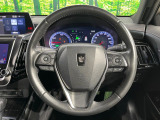 【純正革巻きステアリング】上質な革を使用することで、手にしっかり馴染みとても運転しやすいハンドルです♪