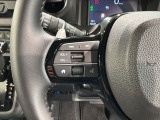 ステアリングにオーディオ操作スイッチが付いています。オーディオ画面に直接タッチしなくても操作が出来ますので、運転に集中できます。