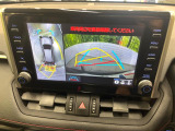 【パノラミックビューモニター】専用のカメラにより、上から見下ろしたような視点で360度クルマの周囲を確認することができます☆死角部分も確認しやすく、狭い場所での切り返しや駐車もスムーズに行えます。