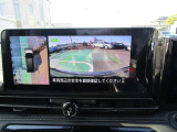 アラウンドビューモニター バックモニターはもちろん、上から見下ろしたようなモニターで駐車の手助けをします。