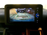 車庫入れなどでバックする際に後方確認ができて便利です。車庫入れ苦手な人もこれで安心!!
