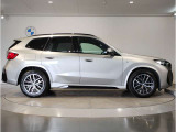 ご納車後も全国約200拠店のBMW正規ディーラーサービス工場にて保証対応いたします。お近くのBMW正規ディーラーをご案内の上、アフターメンテナンスをお受け頂けますので、安心してお乗りいただけます!!