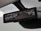 車両後方を映し出します・スマートルームミラー装備です。