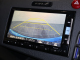 バックカメラが装備されており、後方の安全確認はもちろんのこと狭い場所での駐車や雨の日・夜間など視界の悪いコンディションでのストレスの軽減にもなります!