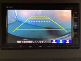 バックでの車庫入れも安心です! リアカメラが付いているバックモニター付のナビを装備しております。操作線もついており距離感も画面から確認できます。