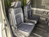 後部座席も気になるようなキズ・汚れやへたり等、大きなダメージはなく、良好な状態です。