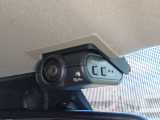【日産純正 車内撮影用カメラ付きドライブレコーダー装着車】 映像/音声の記録はもちろん、映像再生時に走行軌跡や車速のわかるGPS搭載。事故時の客観的な検証に役立ちます。