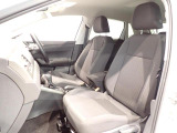 やや硬めの、ゆったりと座れるシートで、ロングドライブも快適です!!