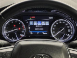 【メーターまわり】ドライバーから見やすい位置にあって安全運転に寄与します。マルチインフォメーションディスプレイでは、クルマに関する情報の確認はもちろん、各種安全機能・装備のON/OFFも設定可能。