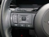 便利なステアリングスイッチ装備です。