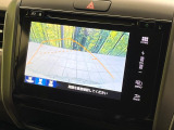 【バックカメラ】駐車時に後方がリアルタイム映像で確認できます。大型商業施設や立体駐車場での駐車時や、夜間のバック時に大活躍!運転スキルに関わらず、今や必須となった装備のひとつです!