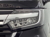 LEDヘッドライトは、点灯の瞬間から最大光量を発揮し、突然暗くなるトンネルなどでの安定感を高めます。