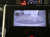 バックカメラが付いているので後方確認が非常にしやすいです。今や運転初心者も熟練者も必須装備!ついていて損はないですね♪