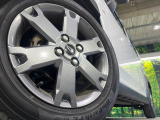 【純正15インチアルミホイール】外観にマッチした純正アルミホイールを装着しております。各種社外アルミホイールや、スタッドレスタイヤも取扱いしております。是非ご相談ください♪