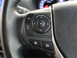 ステアリングスイッチ付き。前方から目を離すことなく操作することが可能です。