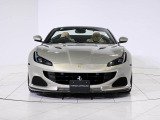 上品で落ち着いたGrigio Ingridのボディに、Sabbiaインテリアを組み合わせた洗練の一台でございます。