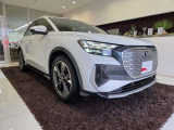 Q4 e-tron 40 Sライン 