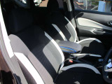 フロントシートです。座り心地もバッチリです。