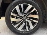 「トヨタ純正アルミホイール」を装着!純正なので車のデザインともマッチしています。高級感やスポーティーさを際立たせてくれます。