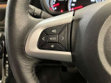 【ステアリングスイッチ付ハンドル】ナビゲーションに視線を移さず、ハンドルから手を離さず、運転に集中したまま手元でオーディオ操作できます♪