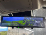 【デジタルインナーミラー】後席の大きな荷物や同乗者で後方が確認しづらい時でも安心!カメラが撮影した車両後方の映像をルームミラー内に表示。クリアな視界で状況の確認が可能です!