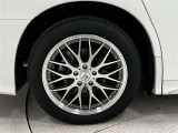 タイヤサイズは235/50R18!残り溝は4ミリ程度です!純正アルミホイール!